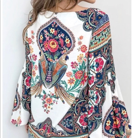 Ladies top - Picture 4 of 4